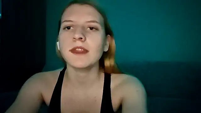 Snapshot of LynteriLain chatting on 27, 11, 2025 LynteriLain online show from 27, 11, 2025