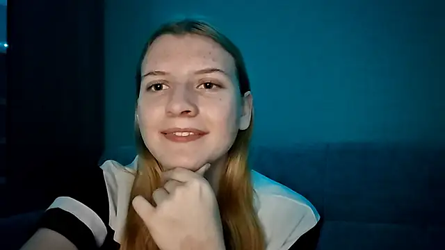 Snapshot of LynteriLain chatting on 28, 11, 2025 LynteriLain online show from 28, 11, 2025