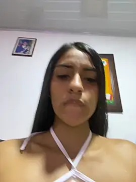 Snapshot of miluwatson chatting on 7, 10, 2025 miluwatson online show from 7, 10, 2025