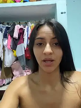 Snapshot of miluwatson chatting on 13, 11, 2025 miluwatson online show from 13, 11, 2025