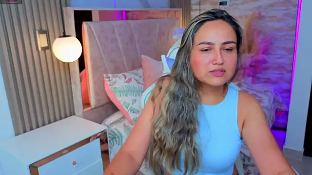 Snapshot of lila_cute1 chatting on 14, 11, 2025 lila cute1 online show from 14, 11, 2025