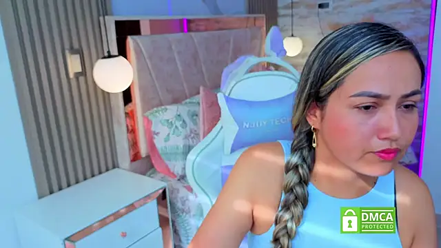 Snapshot of lila_cute1 chatting on 20, 11, 2025 lila cute1 online show from 20, 11, 2025