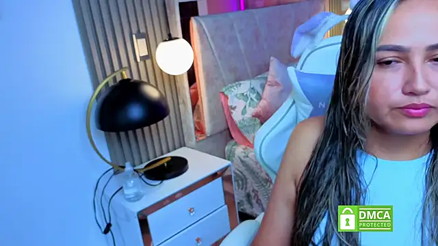 Snapshot of lila_cute1 chatting on 22, 11, 2025 lila cute1 online show from 22, 11, 2025