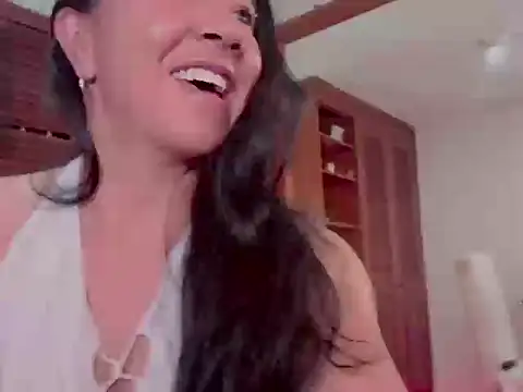 Snapshot of Talia__velvet chatting on 14, 12, 2025 Talia velvet online show from 14, 12, 2025