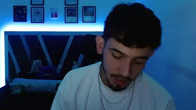 Snapshot of Sebasxxl12 chatting on 13, 12, 2025 Sebasxxl12 online show from 13, 12, 2025