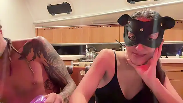 Monk and Mia online show from 17, 10, 2025