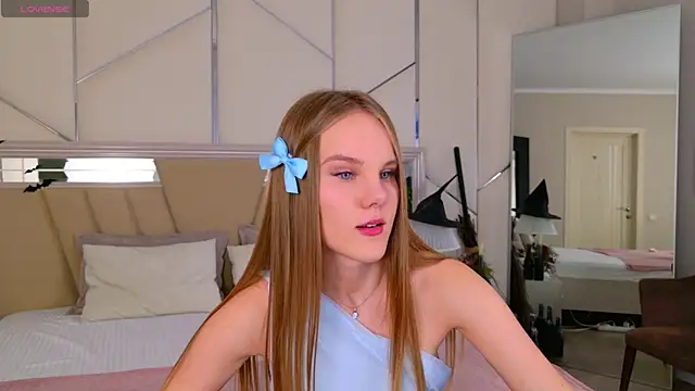 Lili Lohan online show from 29, 10, 2025