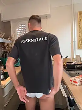 Snapshot of WildFlame2525 chatting on 9, 10, 2025 WildFlame2525 online show from 9, 10, 2025