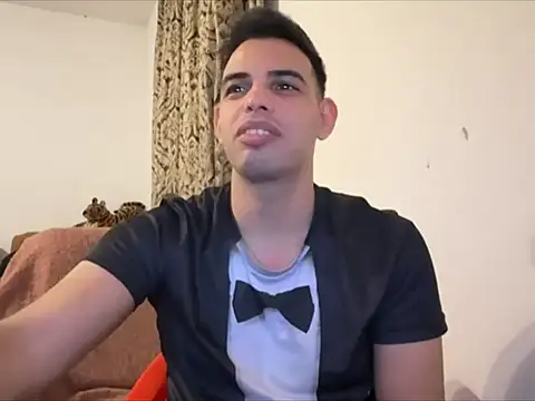 Snapshot of _Djonson_ chatting on 24, 10, 2025 Djonson online show from 24, 10, 2025