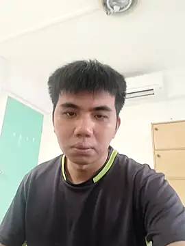 Snapshot of henry9933 chatting on 12, 10, 2025 henry9933 online show from 12, 10, 2025