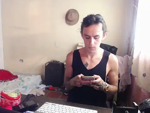 Snapshot of monroedelrey chatting on 24, 10, 2025 monroedelrey online show from 24, 10, 2025