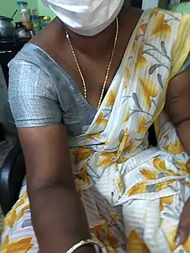 Snapshot of Tamilselviroja- chatting on 20, 10, 2025 Tamilselviroja- online show from 20, 10, 2025