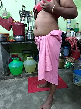 Snapshot of Tamilselviroja- chatting on 30, 10, 2025 Tamilselviroja- online show from 30, 10, 2025