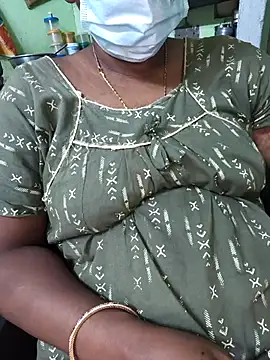 Snapshot of Tamilselviroja- chatting on 8, 11, 2025 Tamilselviroja- online show from 8, 11, 2025