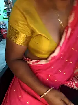 Snapshot of Tamilselviroja- chatting on 15, 11, 2025 Tamilselviroja- online show from 15, 11, 2025