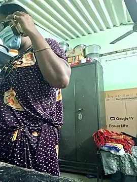 Snapshot of Tamilselviroja- chatting on 28, 11, 2025 Tamilselviroja- online show from 28, 11, 2025