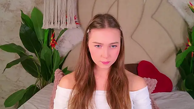 Snapshot of OliviaLay chatting on 13, 11, 2025 OliviaLay online show from 13, 11, 2025