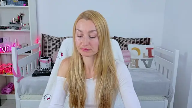 MysticRoxanne online show from 21, 12, 2025