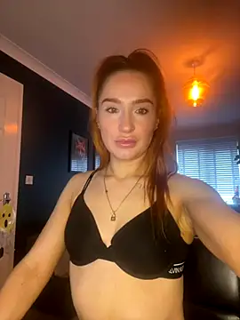 Snapshot of Cherry-L-28 chatting on 7, 10, 2025 Cherry-L-28 online show from 7, 10, 2025