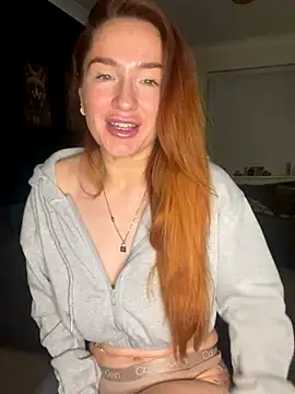 Snapshot of Cherry-L-28 chatting on 4, 12, 2025 Cherry-L-28 online show from 4, 12, 2025