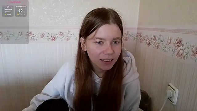 0nlyLola online show from 6, 11, 2025