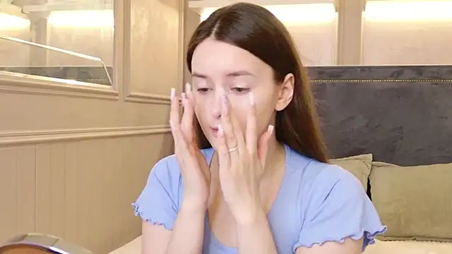 EvaSwen online show from 12, 4, 2026