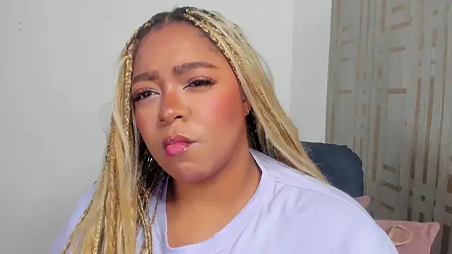 Snapshot of Fenty_melo chatting on 20, 4, 2026 Fenty melo online show from 20, 4, 2026