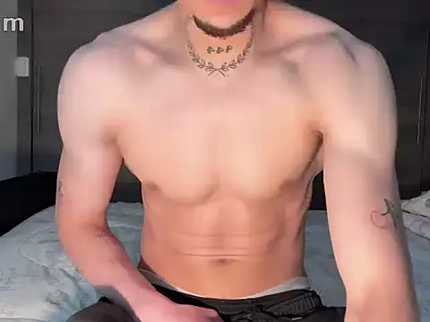 strongManLatino online show from 18, 7, 2026