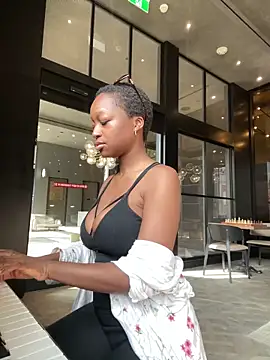 tia   fox online show from 17, 2, 2026