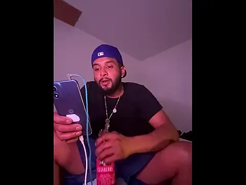 UrfavDilf69 online show from 12, 11, 2025