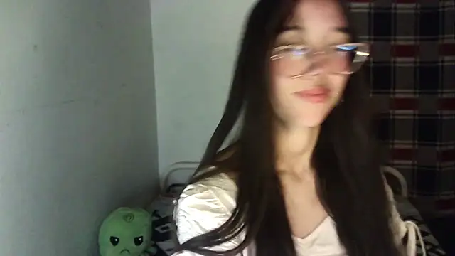 Mikha Ela online show from 25, 10, 2025