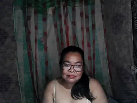 Snapshot of cris_tita chatting on 8, 3, 2026 cris tita online show from 8, 3, 2026