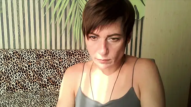 Ashley Brookss online show from 5, 10, 2025