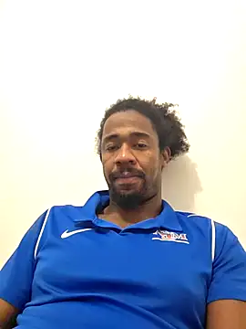 Snapshot of cracha chatting on 4, 12, 2025 cracha online show from 4, 12, 2025