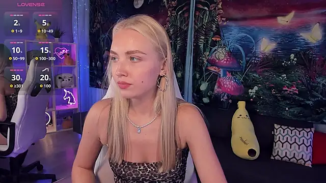 TessaGrays online show from 9, 10, 2025