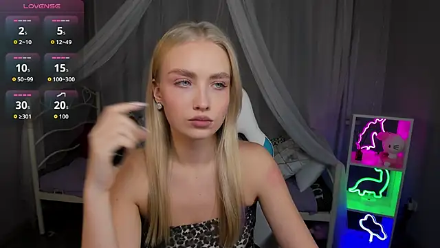 TessaGrays online show from 18, 11, 2025