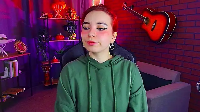 MarcelineChi online show from 4, 12, 2025