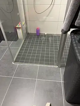 Snapshot of b3no_beso007 chatting on 28, 10, 2025 b3no beso007 online show from 28, 10, 2025