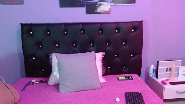 Snapshot of Jazmin_ny chatting on 22, 10, 2025 Jazmin ny online show from 22, 10, 2025