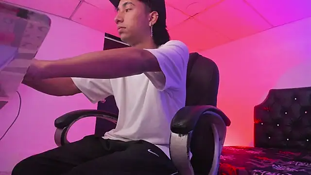 Austin Booy online show from 18, 10, 2025