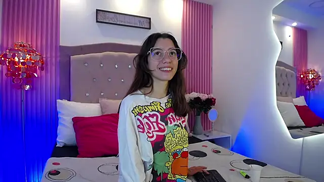 MarinetteLux online show from 2, 3, 2026