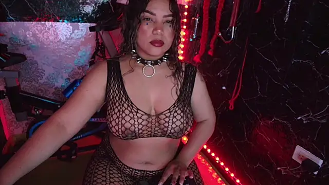 scarlet queen   online show from 15, 12, 2025