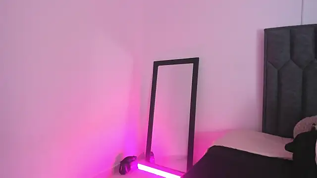 ArihanaTylor online show from 13, 11, 2025