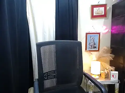 Kylaanne online show from 11, 11, 2025