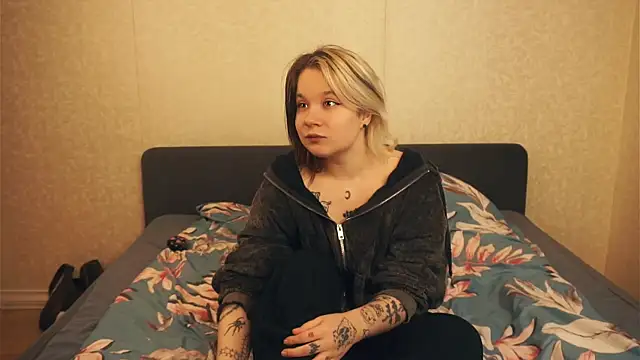 EviaVanveen online show from 17, 10, 2025