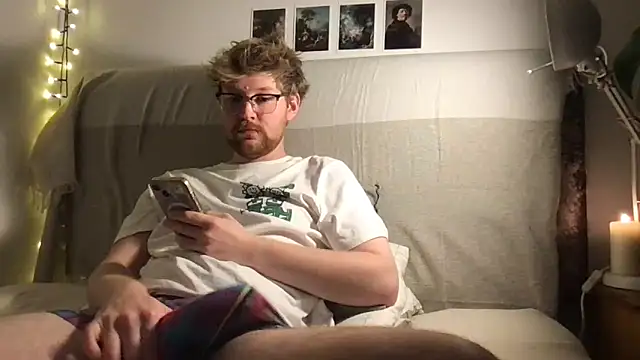 Angus80085 online show from 13, 11, 2025