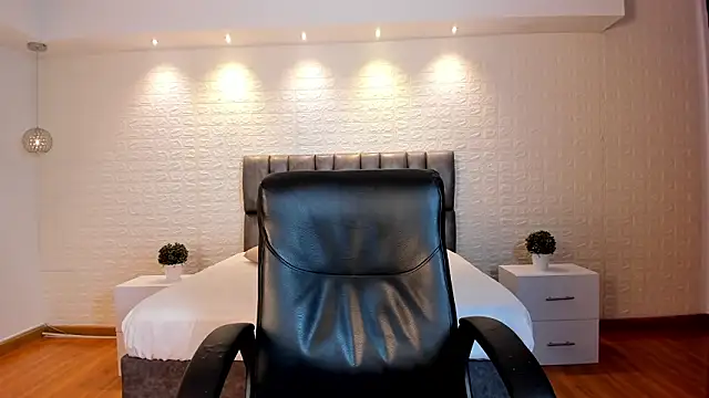 VenusCooper online show from 27, 3, 2026