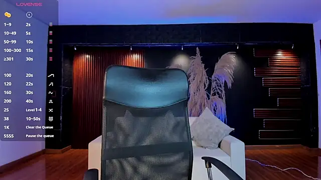 VenusCooper online show from 16, 4, 2026