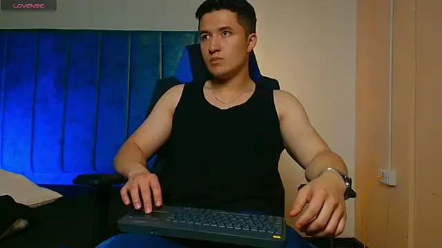 EthanConnor  online show from 3, 10, 2025