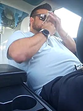 Snapshot of Roddog18 chatting on 6, 11, 2025 Roddog18 online show from 6, 11, 2025